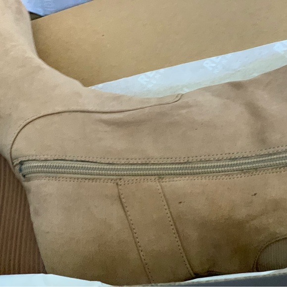 Suede boots - Picture 3 of 4